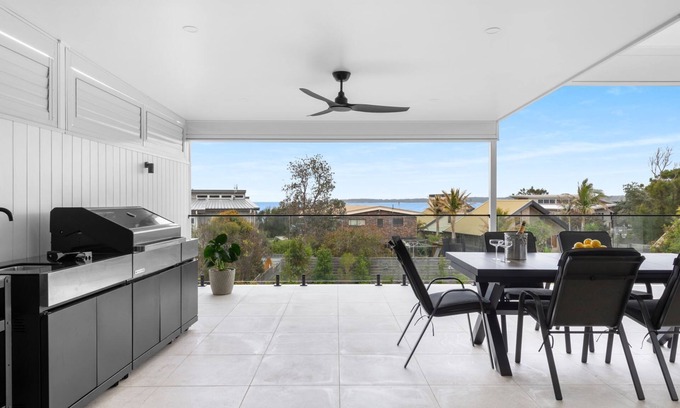 Berrara House | Frank and Coco's in Berrara