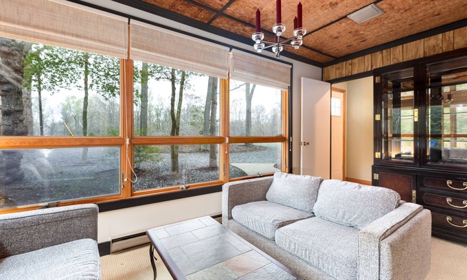 Hooes House | Frank Lloyd Wright inspired home on 5 acres near Dahlgren base