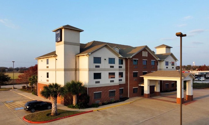 Franklin Hotel | Top-Rated Franklin Inn & Suites: Pet-Friendly Retreat
