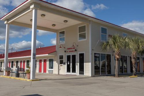 Carrabelle Hotel | Pet-Friendly Franklin Inn: 5-Star Comfort and Convenience
