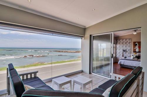 Franskraal House | Beachfront Retreat at Franskraal Heaven-On-Sea