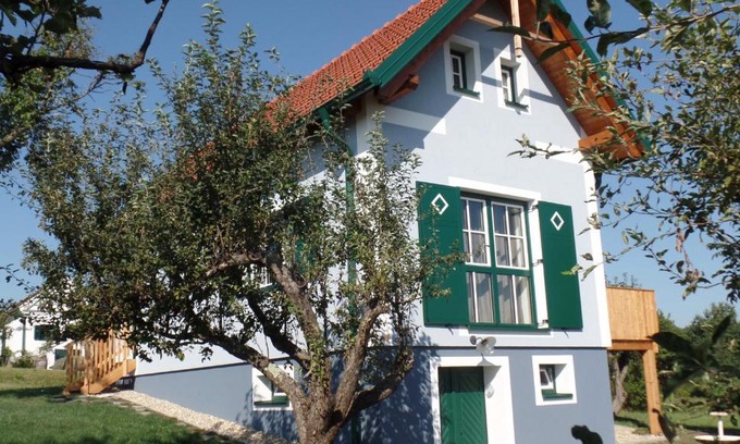 Deutsch Schuetzen-Eisenberg Apartment | Child-Friendly Retreat at Franz Josef am Ratschenberg