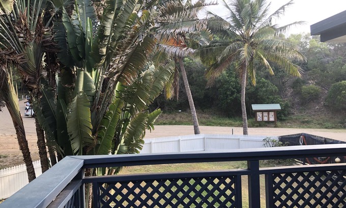 Happy Valley House | Beachfront Fraser Island Classic House with Ocean Views