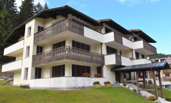 Madonna di Campiglio Apartment | Pet-Friendly Frassan with Spa and Lake View Amenities