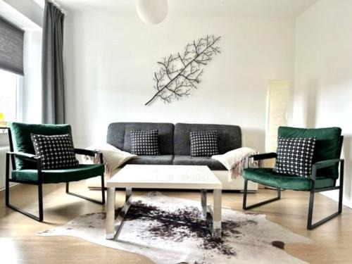Wolfhagen Apartment | Pet-Friendly Haven at Frau Holle with Breakfast Included