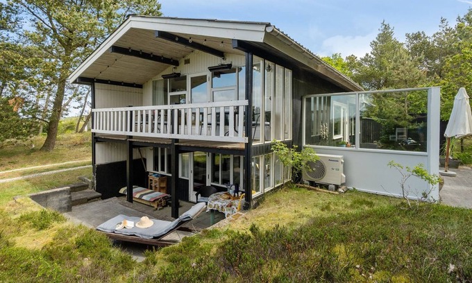 Trend House | Relaxing Retreat at "Freda" - Steps from the Inlet