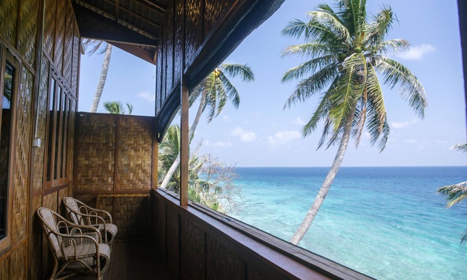 Sabang Hotel | Exceptional Freddies Santai Sumurtiga with Ocean Views