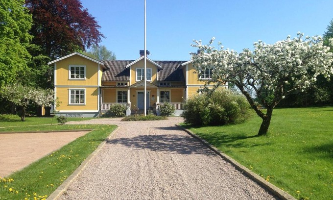 Axvall House | Discover Fredriksons Vilt, Vin & Pensionat with Ocean Views