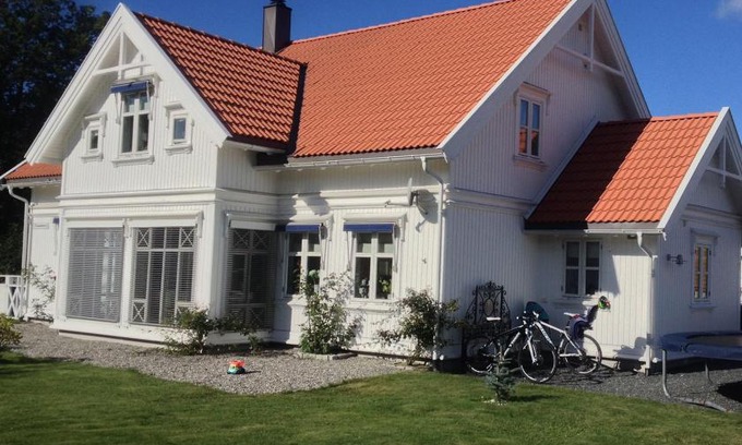 Fredrikstad Villa | Fredrikstad Wooden Villa: Ocean View & Hot Tub Retreat