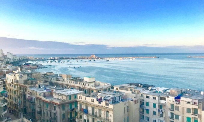 Alexandria House | Inviting Sea View Apartment with Free Airport Pickup in Alexandria