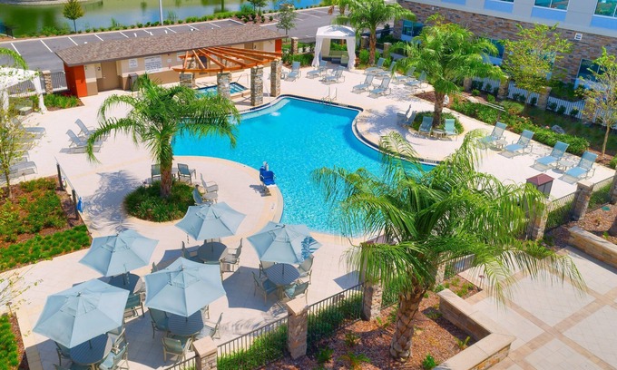Gainesville Condo | Enjoy Free Breakfast & Relax by the Pool Near U of Florida