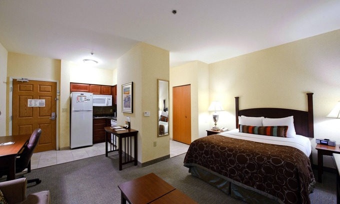 South Side Apartment | Exceptional Pool Access & Free Breakfast Near Beautiful Beaches