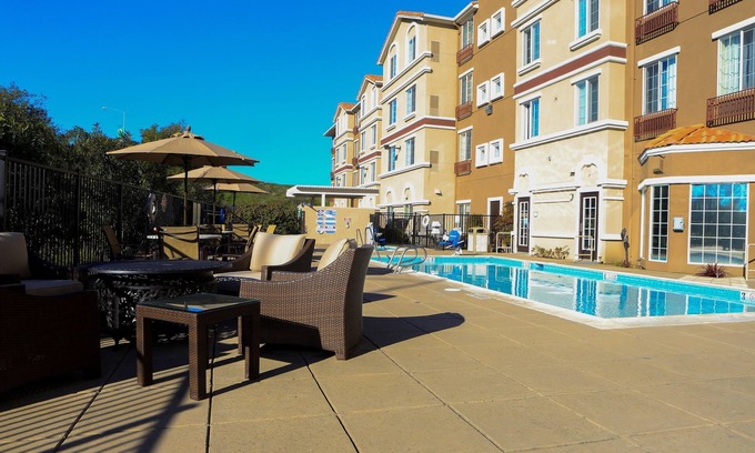 Milpitas Apartment | Unwind at Our Hotel: Free Breakfast & Outdoor Pool Near Downtown