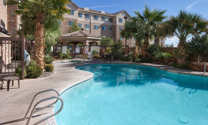 Las Cruces Apartment | Delightful Stay with Free Breakfast & Hot Tub Near NMSU