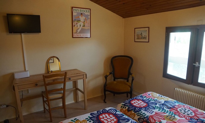 Talence House | Delightful Getaway with Free Breakfast in Wine Country