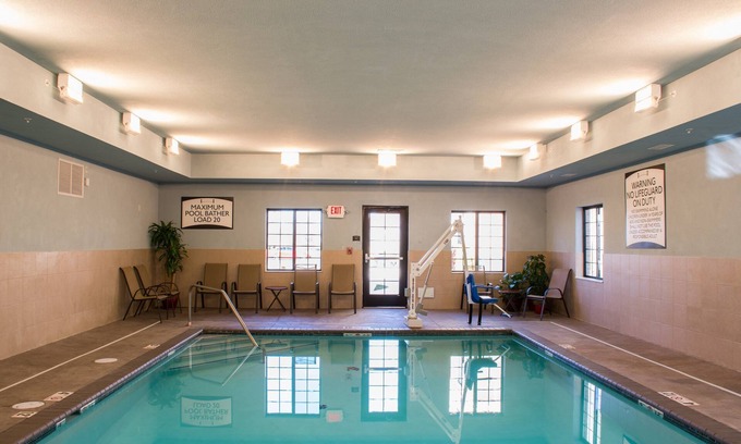 Schererville Apartment | Business-Friendly Hotel with Pool, Gym & Free Breakfast