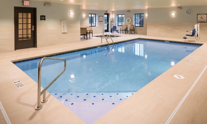 West Omaha Apartment | Top-Rated Hotel with Pool, Hot Tub & Free Breakfast