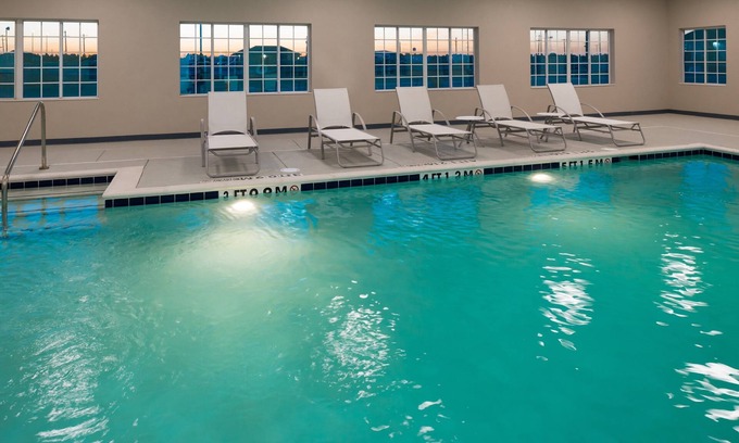 Pecos Apartment | Enjoy Breakfast and Pool Access Near Maxey Park Zoo