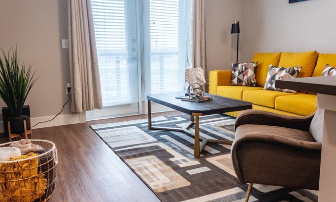 Fort Worth Apartment | Inviting Retreat with King Bed & Resort Style Pool