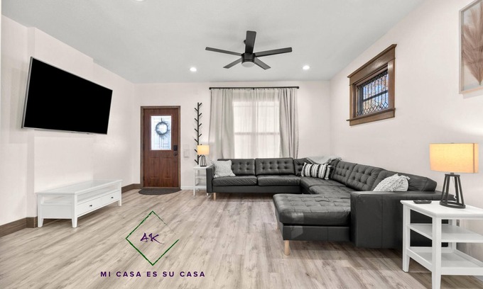 Fort Wayne House | Top-Rated Stay at Mi Cantón: Free Coffee & Fast Wi-Fi