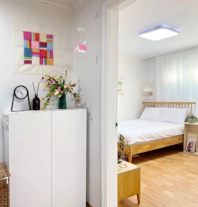 Mapo Apartment | Free Early Check-in! 5min to Subway Station Store at Doorstep