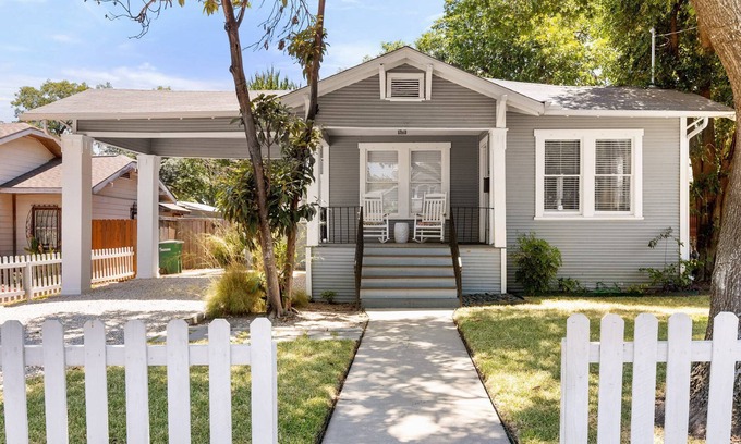 Midtown House | Prime Midtown Spot by Trinity U | Family-Friendly Amenities