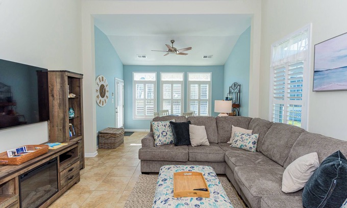 The Commons House | Relax at Lily by the Shore: Free Linens & Oceanfront Bliss