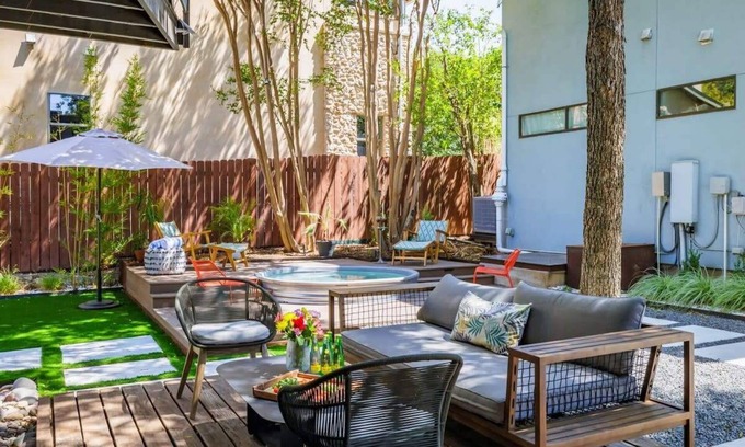 Greater South River City House | Designer’s Dream in Portoro with Free Parking & Breakfast