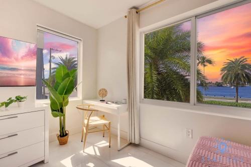 Hollywood South Central Beach Apartment | Coastal Retreat with Pool, Bay View & Free Parking