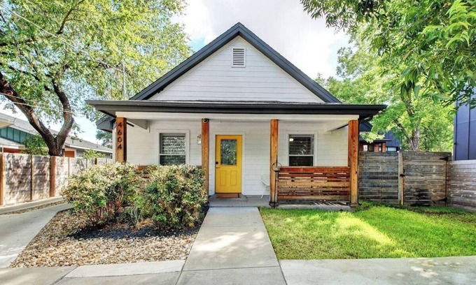 East MLK House | Free Parking, East Austin, 2 br | Bungalow