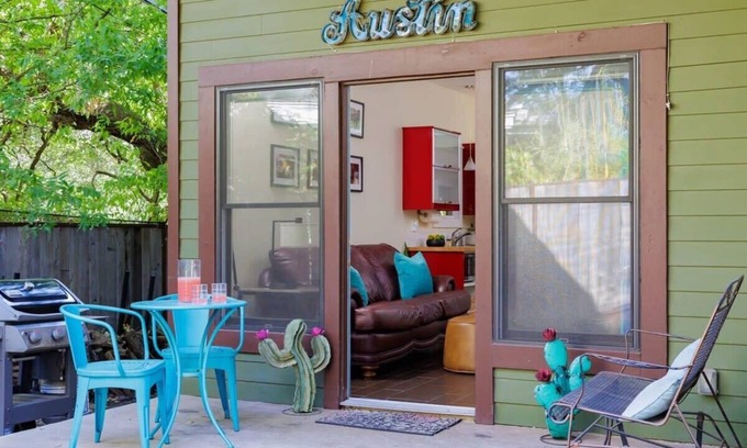 Travis Heights House | Discover Travis Heights | Merlin - Portoro with Free Parking