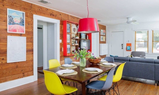 Hyde Park House | Unbeatable Location with Free Parking | Pastel - Portoro