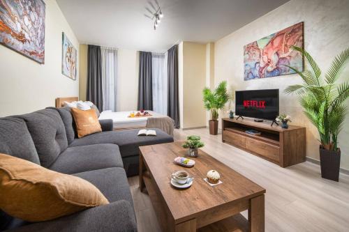 Oborishte Apartment | Unmatched Comfort with Free Parking & Top Amenities