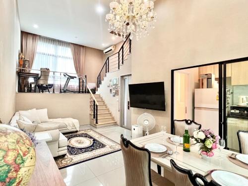 Lat Phrao Apartment | Family-Friendly Retreat with Free Pickup in 4-Star Comfort