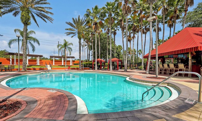 Solana House | Relaxing 5 Bedroom Retreat with Private Pool & Spa Access