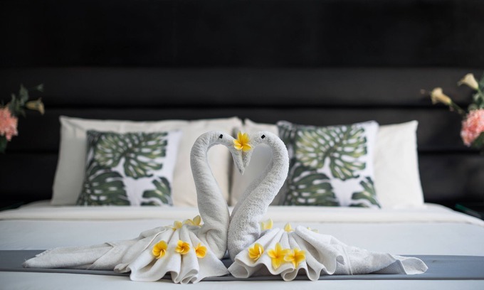Sunset Road Villa | Free Rooms! Seminyak Bali Modern Walk to Beach Shopping New and Clean