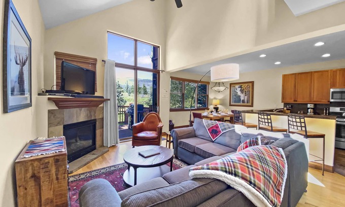The Highlands House | Discover Adventure with Hot Tub & Mountain Views at Highland Greens