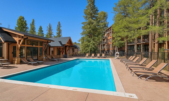 Warrior's Mark Condo | Experience Peak 9: Top-Rated Unit with Pool & Hot Tubs