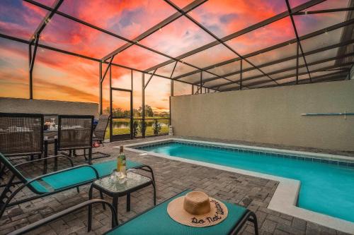 Loughman House | Thrilling Waterpark Access & Heated Pool Near Disney