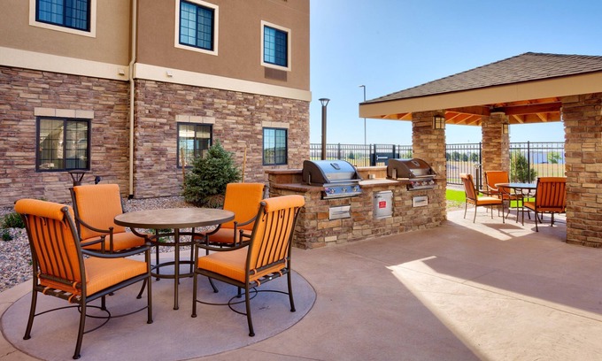 Cheyenne Apartment | Modern Studio with Hot Tub Access & Free Breakfast Included