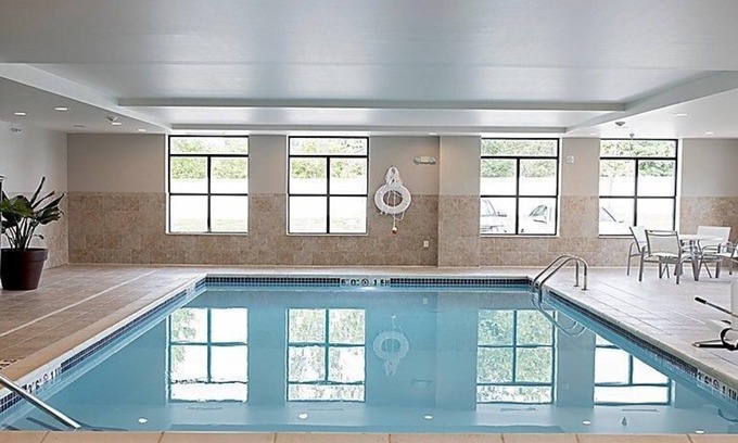 Auburn Hills Condo | Unwind with Free Wi-Fi, Breakfast & Pool Access