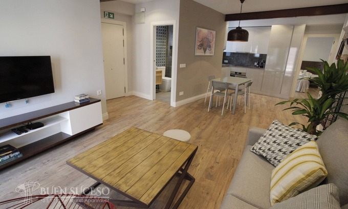 Alfalfa Apartment | Prime Location: Free WIFI & AC at Buen Suceso Apartment