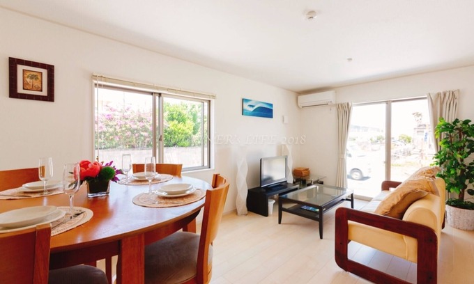 Kin House | Cozy Hotel with Free WiFi, BBQ & Pet-Friendly Options