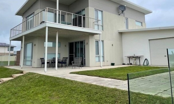 Cape Jaffa House | FREE WIFI - PET FRIENDLY - neg. inside