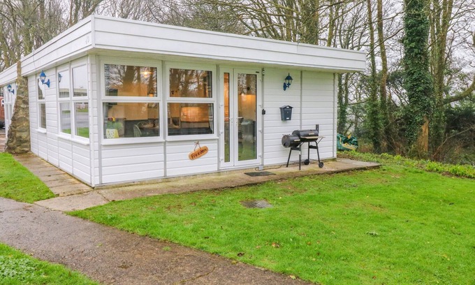 Haverfordwest Cottage | Family-Friendly Freedom Hotel with Ocean View & Garden
