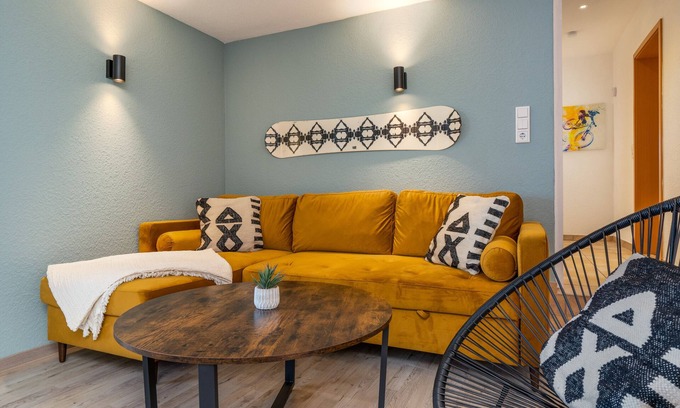 Oberhenneborn House | FREERIDE: Pet-Friendly Escape Near Greenhill with Bike Room