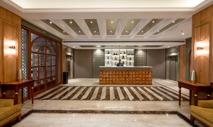 Mira Bhayandar Hotel | Budget-Friendly Hotel Express Inn with Family Amenities