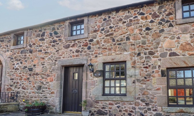Akeld House | FREESIA COTTAGE, family friendly in Wooler