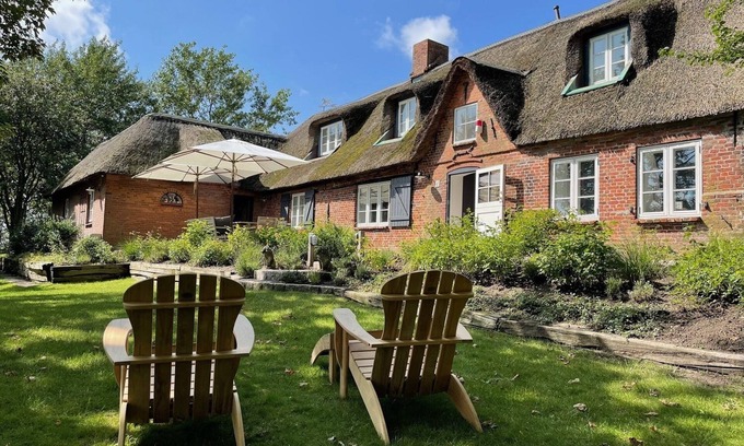 Tating House | Charming Thatched House "Diedeichkate" for 12 in Tating
