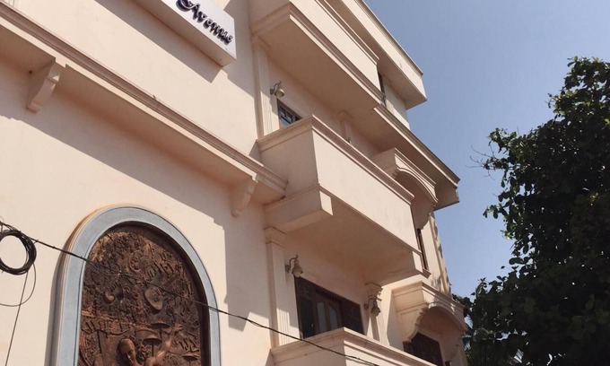 Mahe Hotel | Welcoming Stay at French Avenue with Breakfast for All